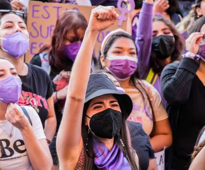 photo de femmes manifestantes